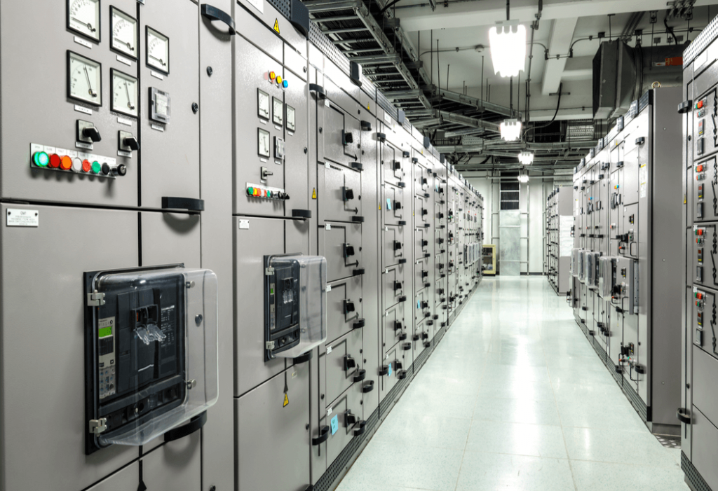 Panel-de-interruptores-eléctricos-industriales-sudamerica-45-1024x768